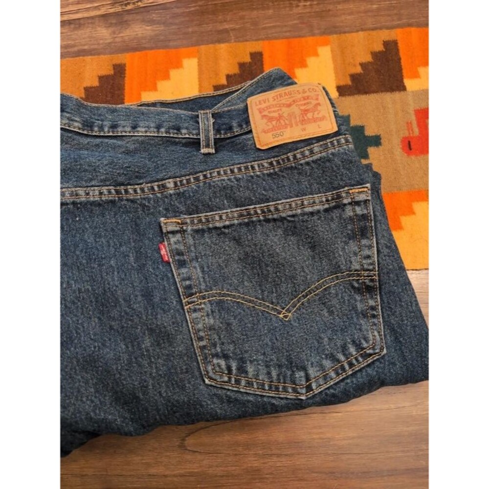 Levi's 550 Mens Relaxed Fit Jeans Size 48 x 30 Denim Straight Leg Exc Condition